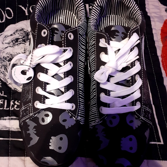 Noghtmare before Christmas shoes "glow in the dark". womens 11 - Picture 2 of 7